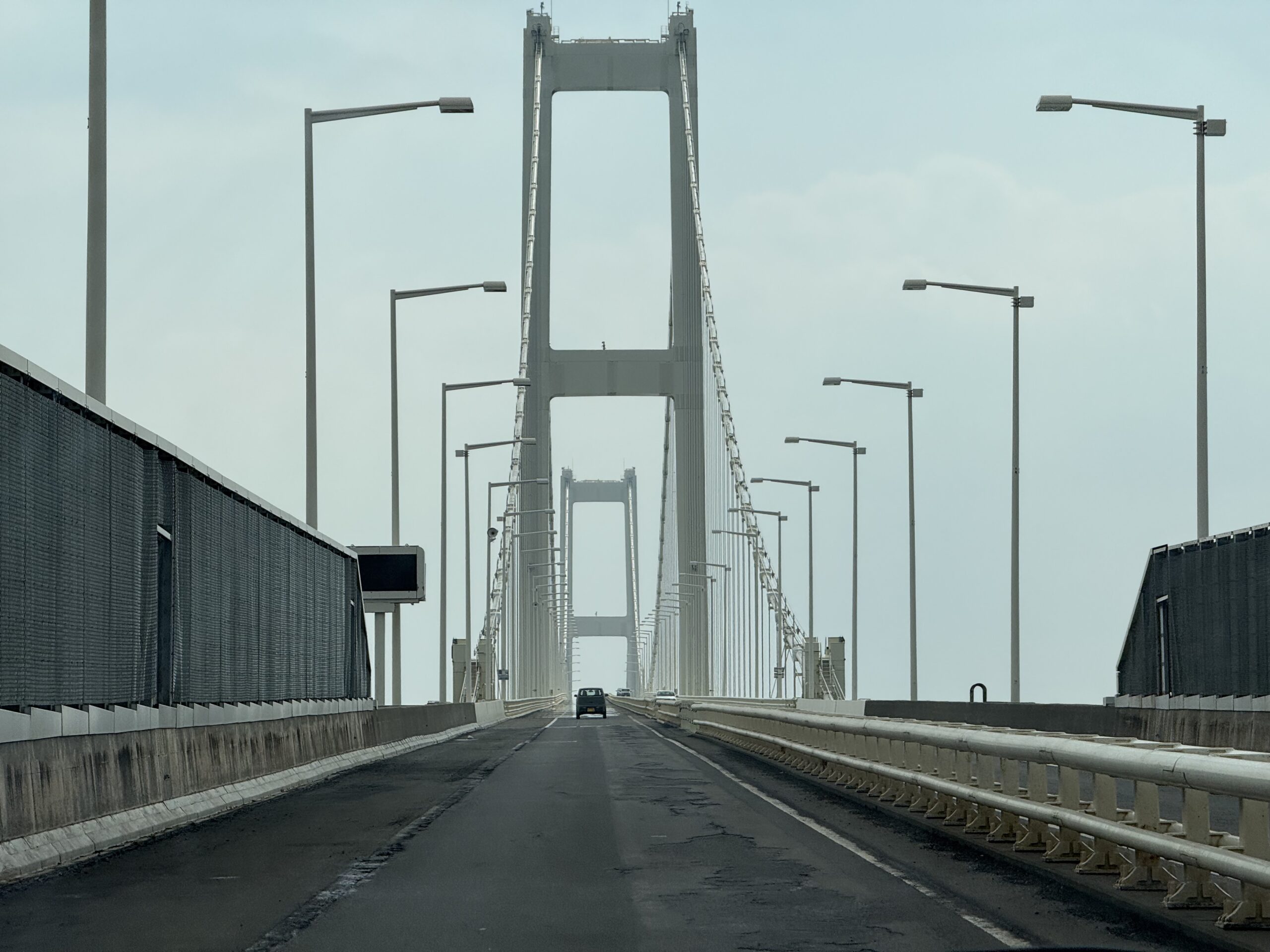 最終的には四島すべての返還を最終目標とし、長期戦でも原則を貫く